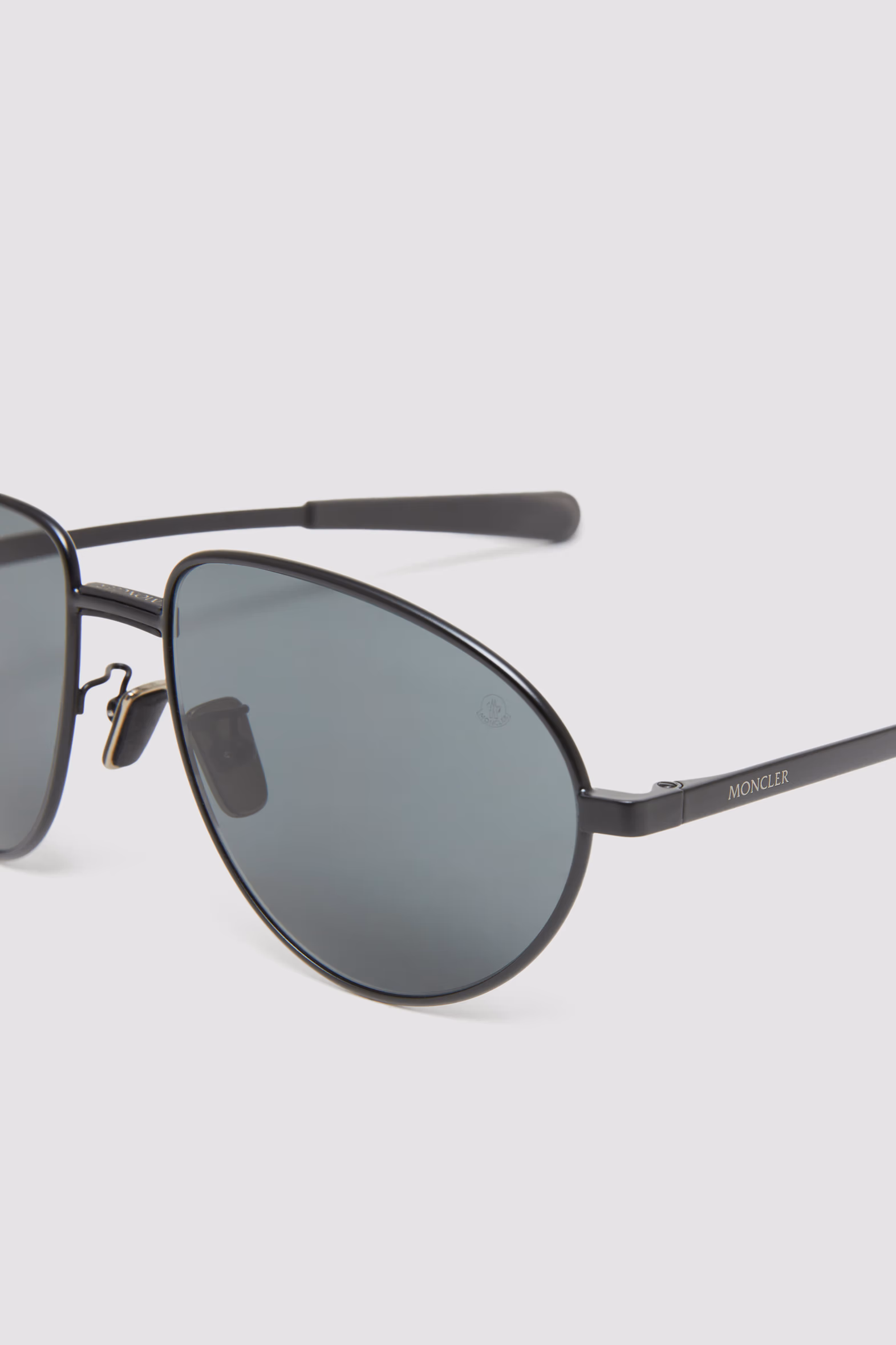 Vizla Pilot Sunglasses Matte Black Moncler 4